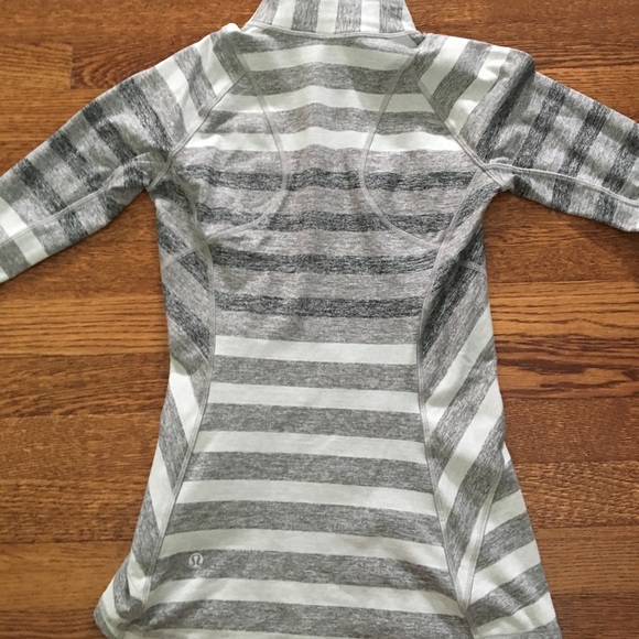 Lululemon your pace 1/2 zip size 2 striped pattern - Picture 7 of 7